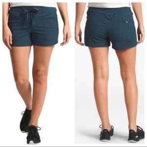 NWT The North Face Rideside Pull On short